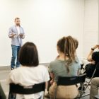 Perbedaan Bahasa Inggris Formal dan Informal, Yuk Cari Tahu Disini!
